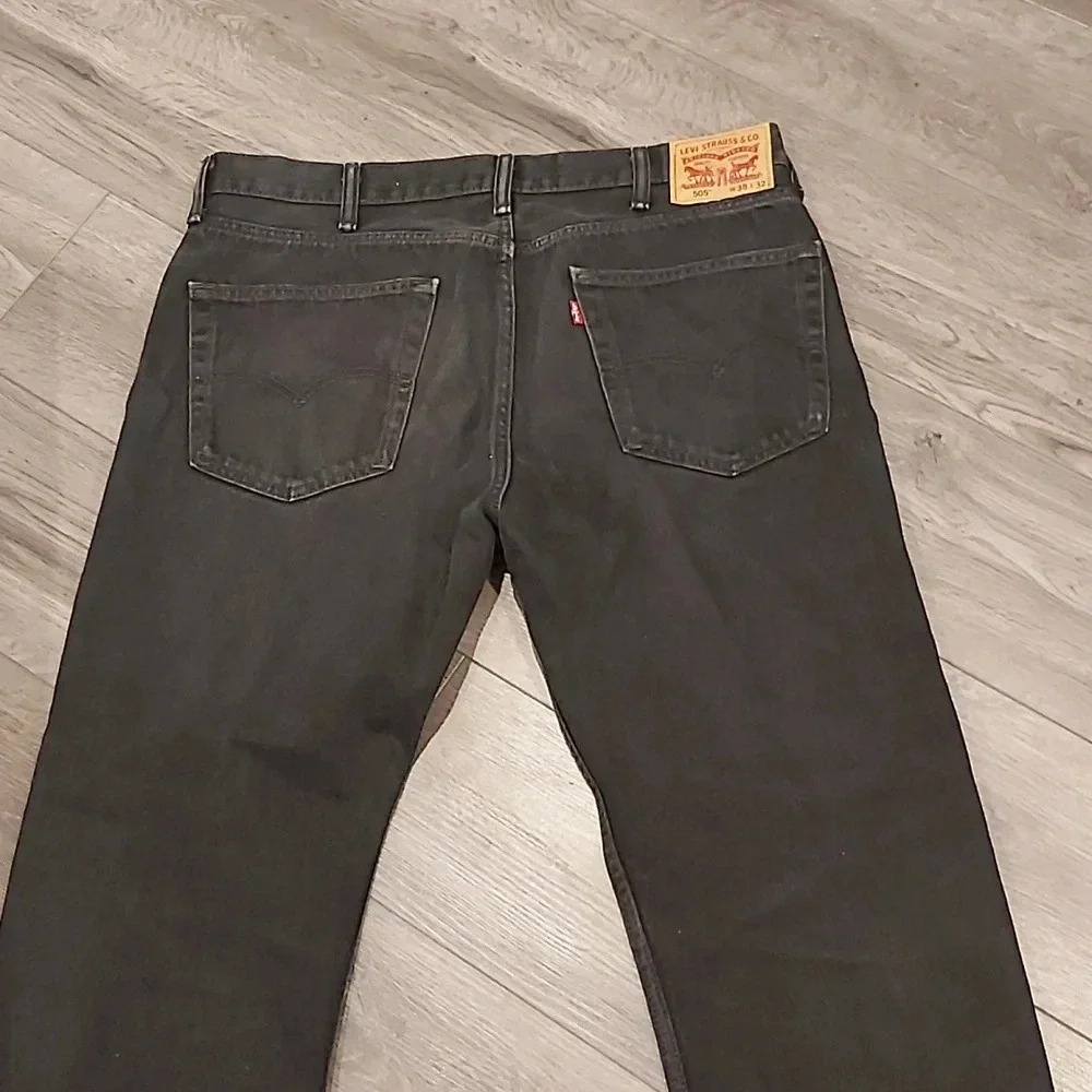 Levis